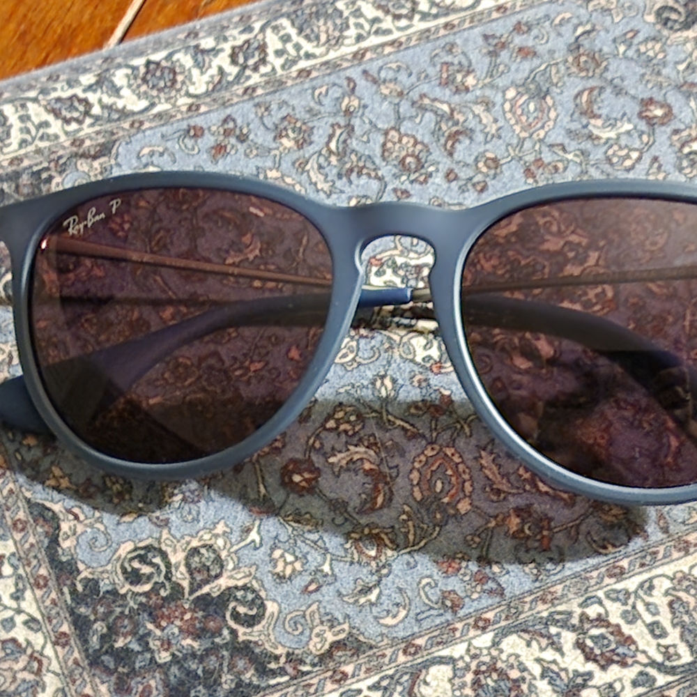 Like NEW: Ray-Ban | Erika | Women's CUSTOM Sunglasses | Blue Frames | Polarized - Picture 2 of 12
